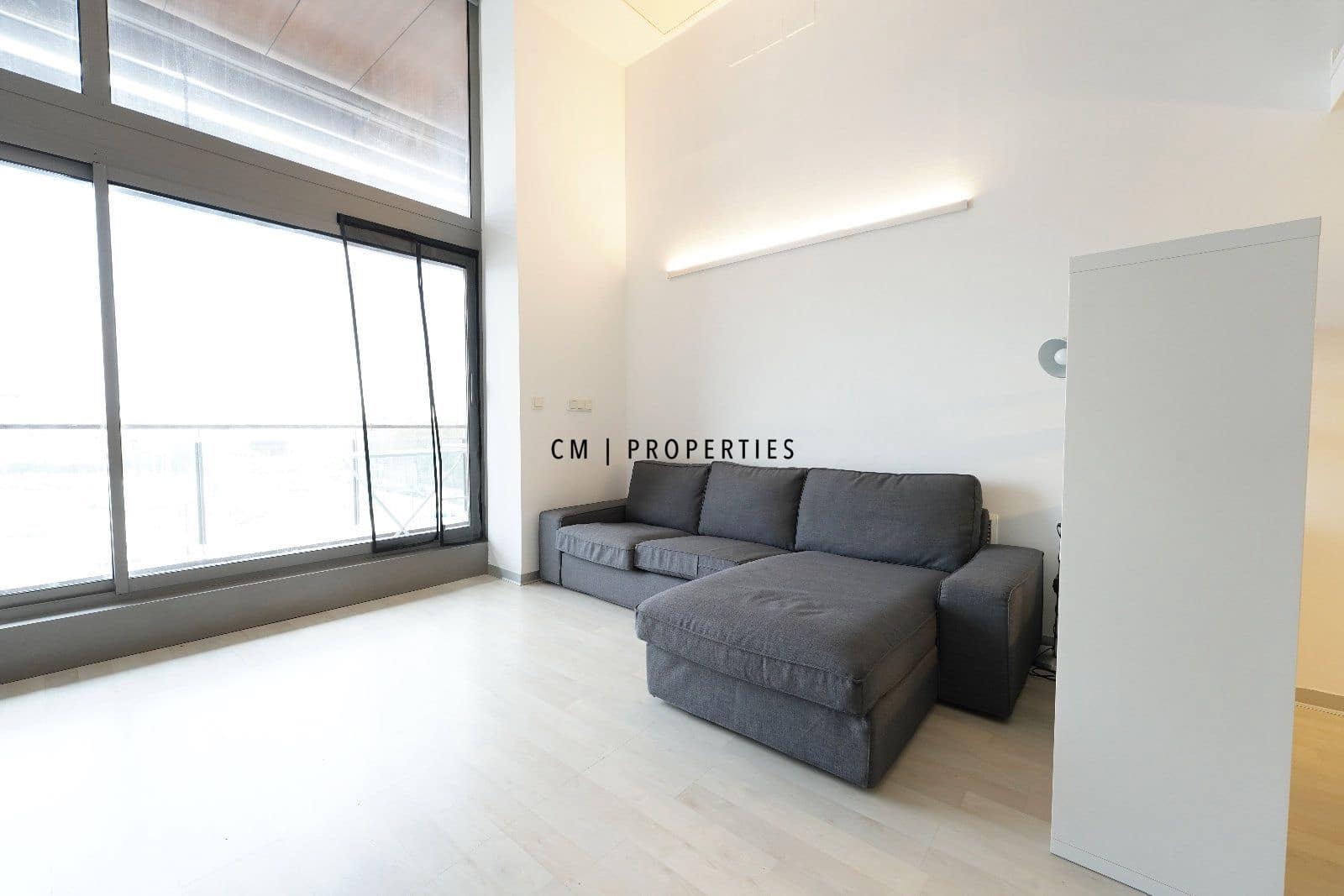 1 bedroom Flat for rent in Valencia city with pool garage - € 1,300 (Ref: 9699246)