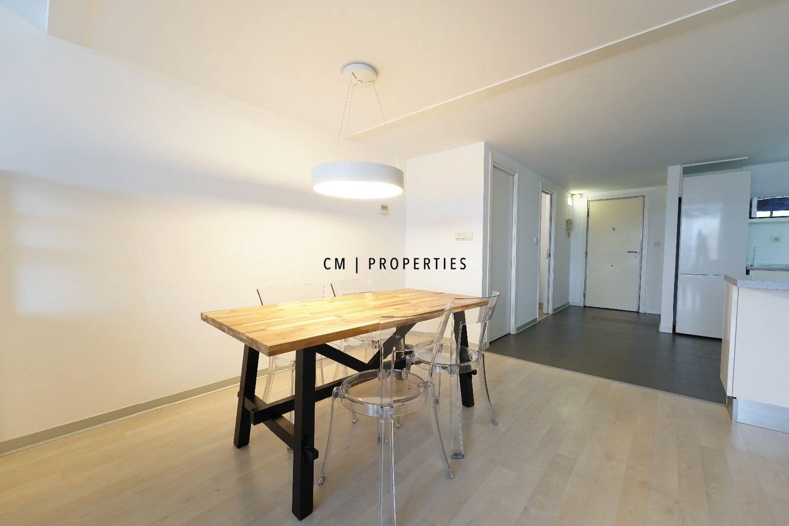 1 bedroom Flat for rent in Valencia city with pool garage - € 1,300 (Ref: 9699246)