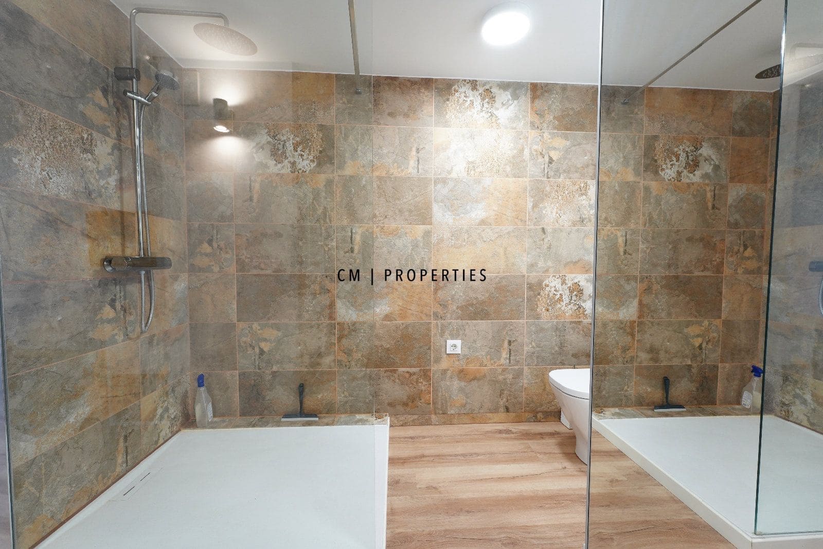 1 bedroom Flat for rent in Valencia city with pool garage - € 1,300 (Ref: 9699246)