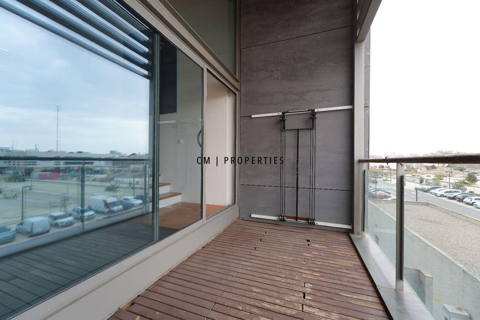 1 bedroom Flat for rent in Valencia city with pool garage - € 1,300 (Ref: 9699246)