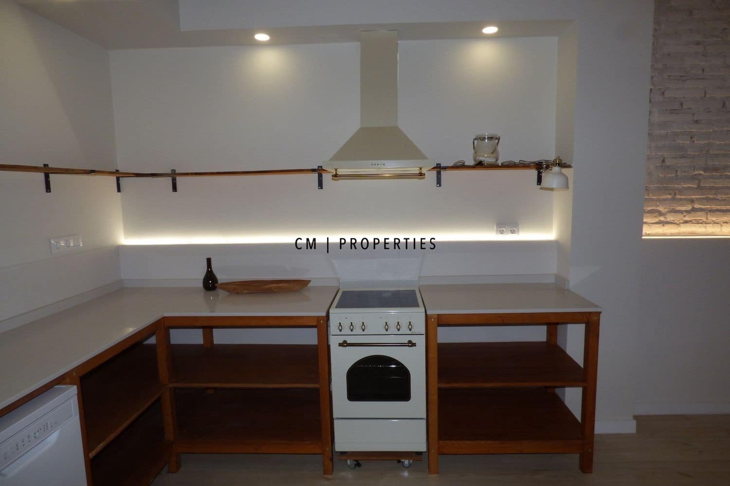 4 bedroom Flat for rent in Valencia city - € 1,800 (Ref: 9699980)