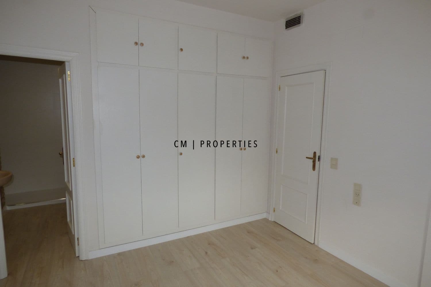 4 bedroom Flat for rent in Valencia city - € 1,800 (Ref: 9699980)