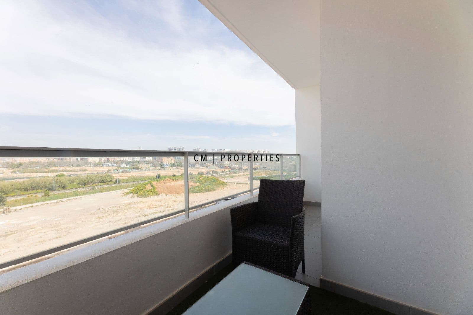 3 bedroom Flat for rent in Valencia city with pool garage - € 2,250 (Ref: 9700081)