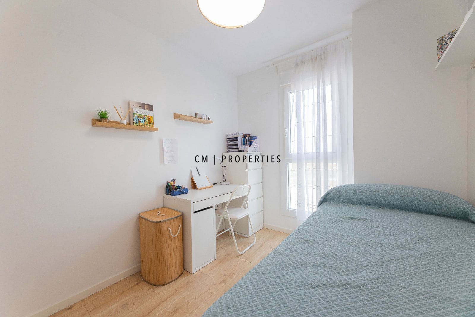 3 bedroom Flat for rent in Valencia city with pool garage - € 2,250 (Ref: 9700081)
