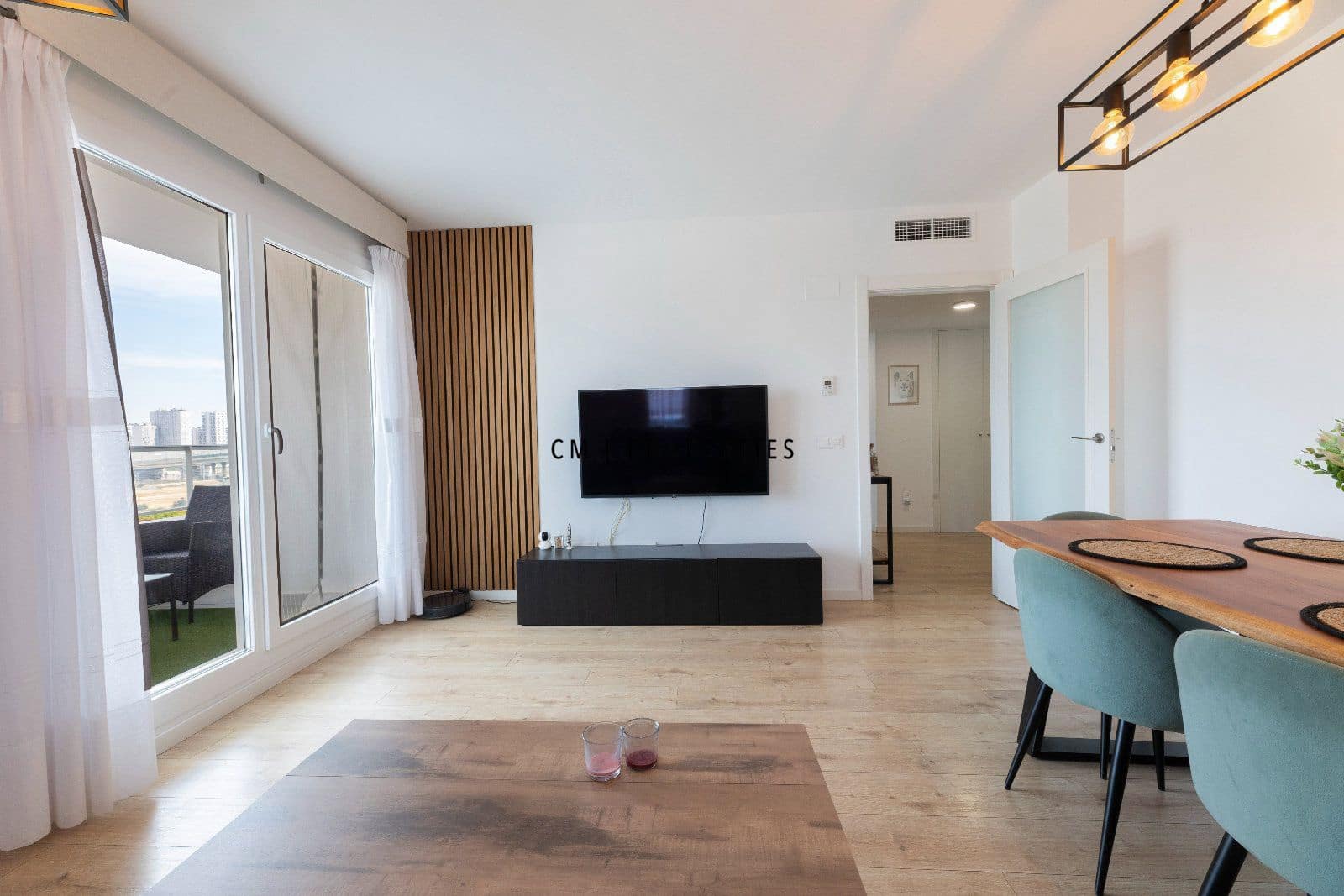 3 bedroom Flat for rent in Valencia city with pool garage - € 2,250 (Ref: 9700081)