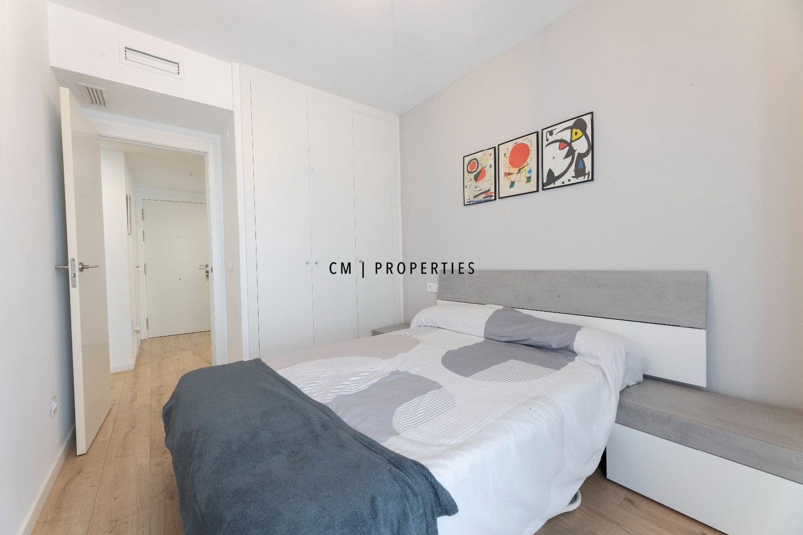 3 bedroom Flat for rent in Valencia city with pool garage - € 2,250 (Ref: 9700081)