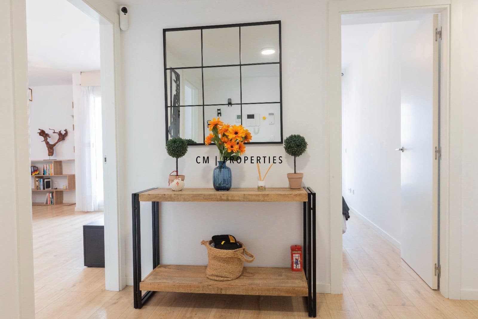 3 bedroom Flat for rent in Valencia city with pool garage - € 2,250 (Ref: 9700081)