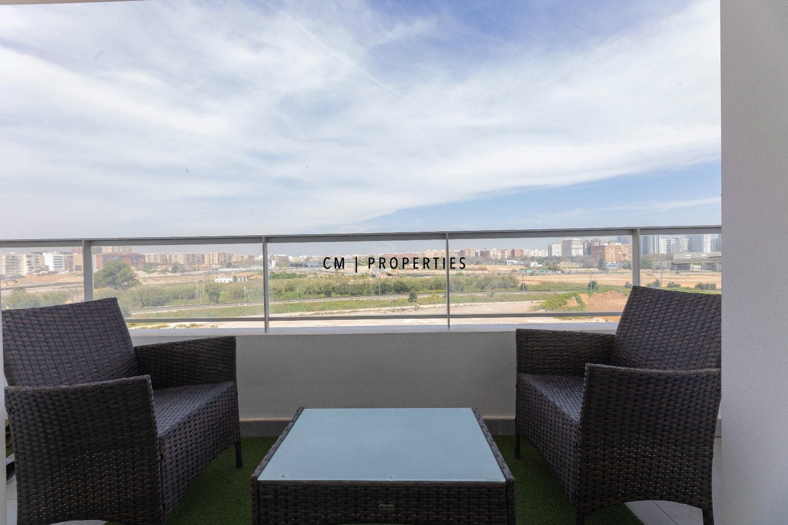 3 bedroom Flat for rent in Valencia city with pool garage - € 2,250 (Ref: 9700081)