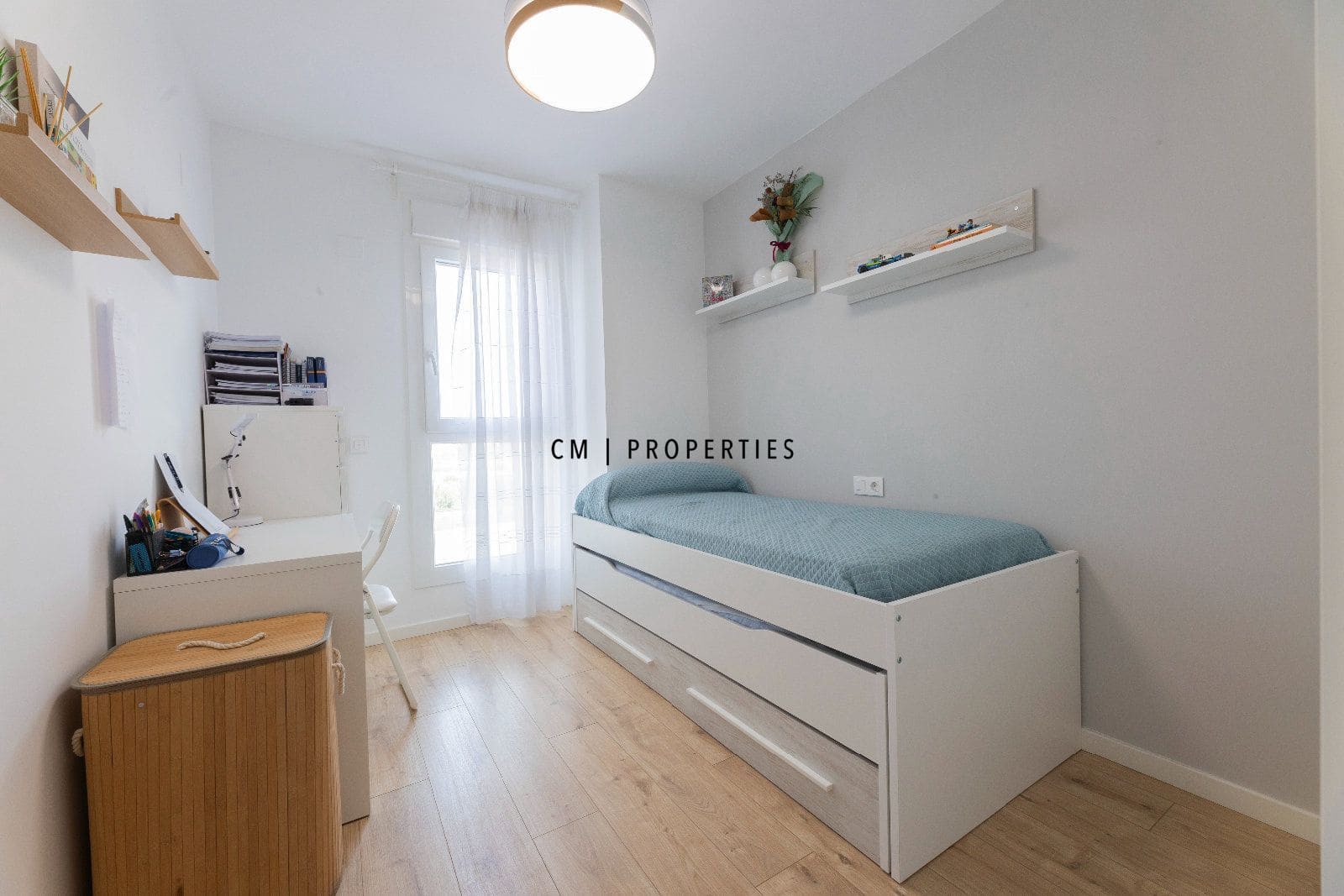 3 bedroom Flat for rent in Valencia city with pool garage - € 2,250 (Ref: 9700081)