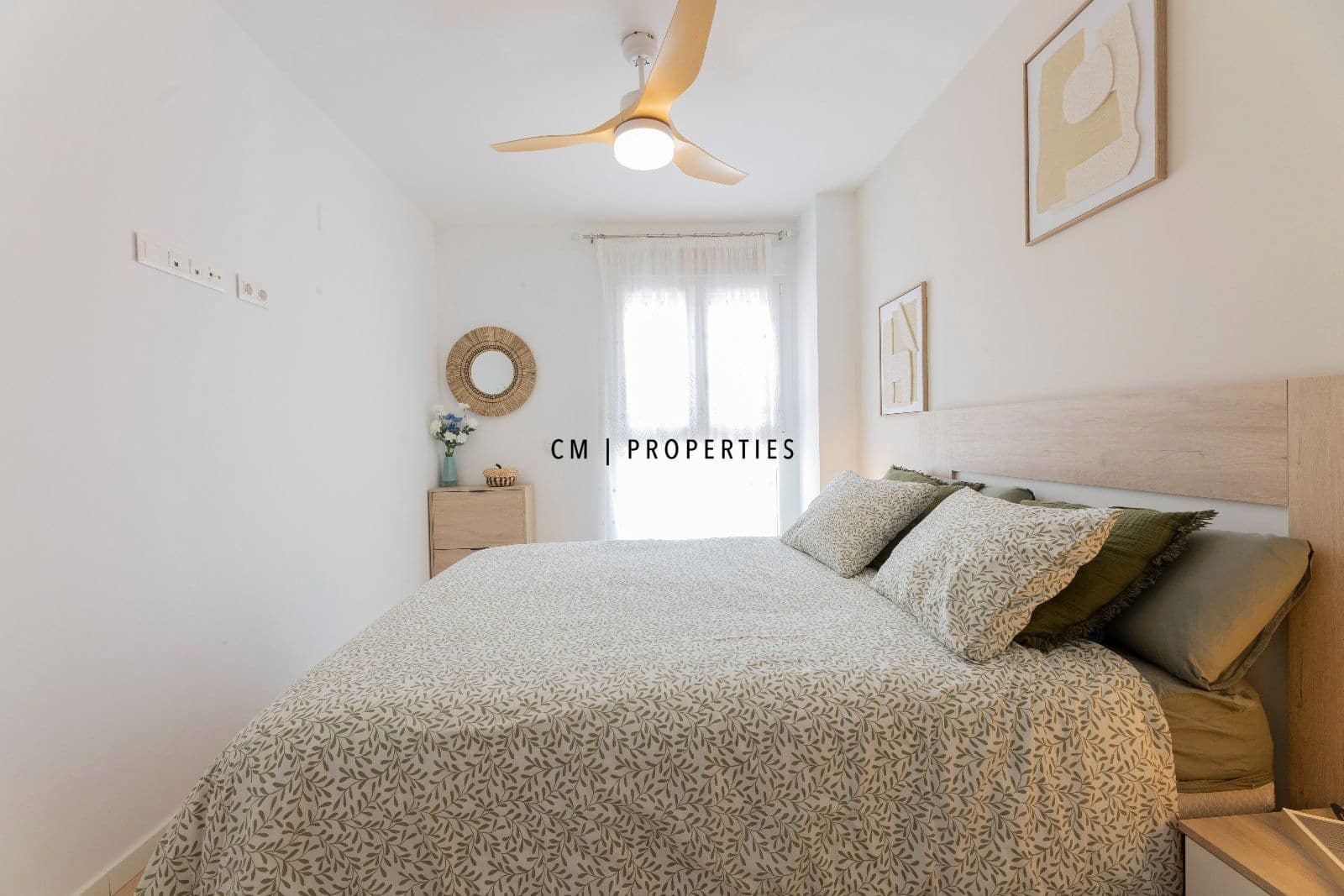 3 bedroom Flat for rent in Valencia city with pool garage - € 2,250 (Ref: 9700081)