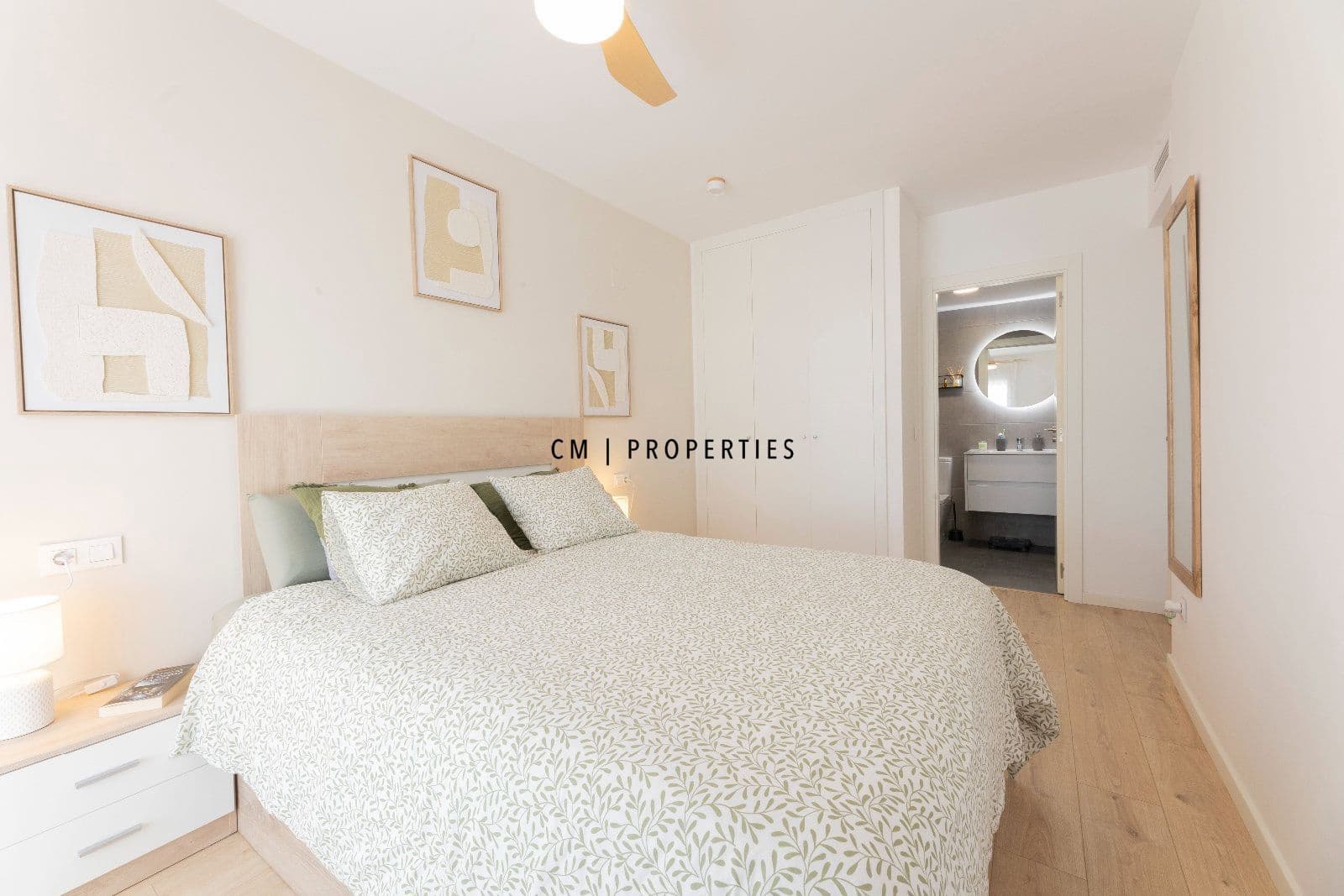 3 bedroom Flat for rent in Valencia city with pool garage - € 2,250 (Ref: 9700081)