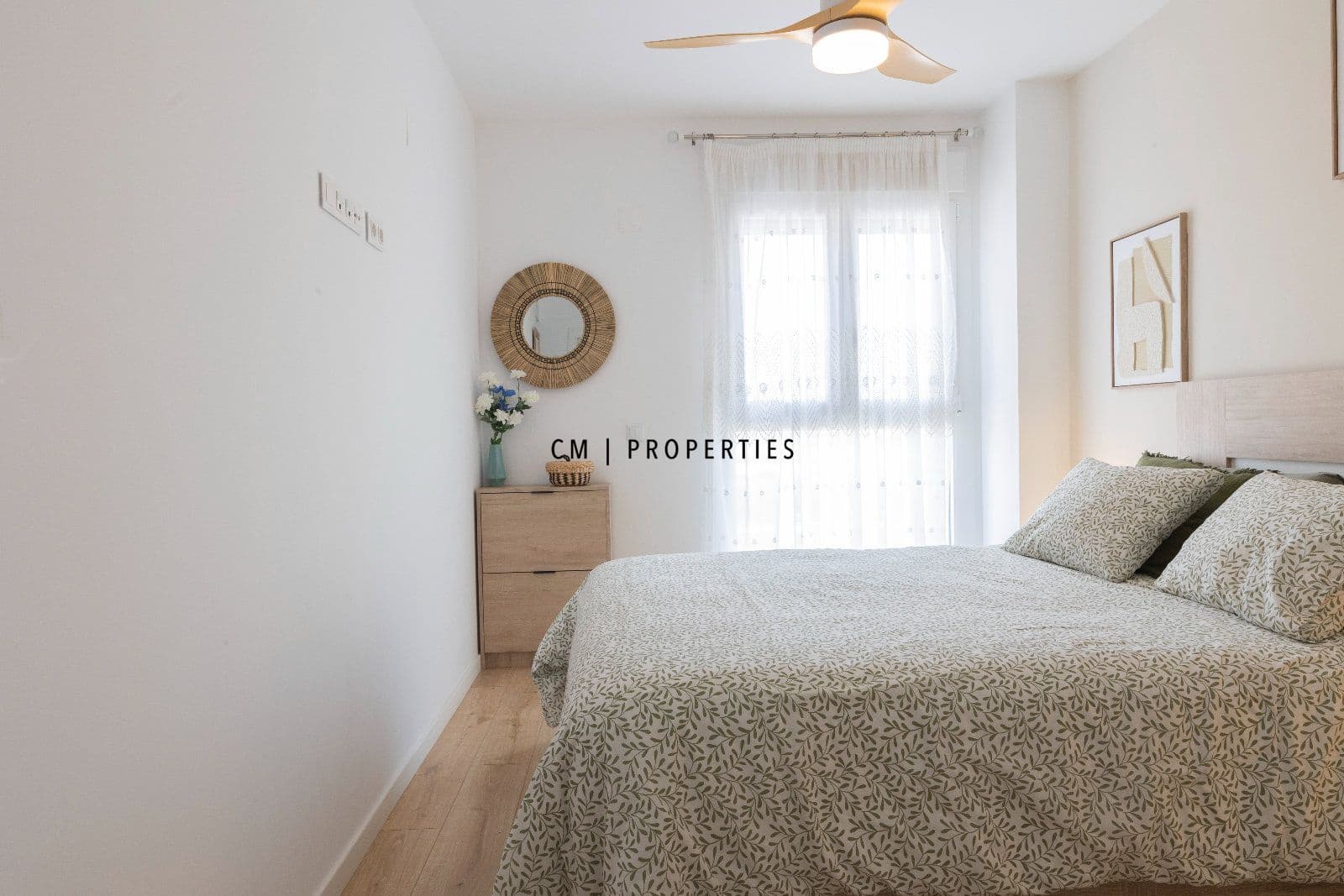 3 bedroom Flat for rent in Valencia city with pool garage - € 2,250 (Ref: 9700081)