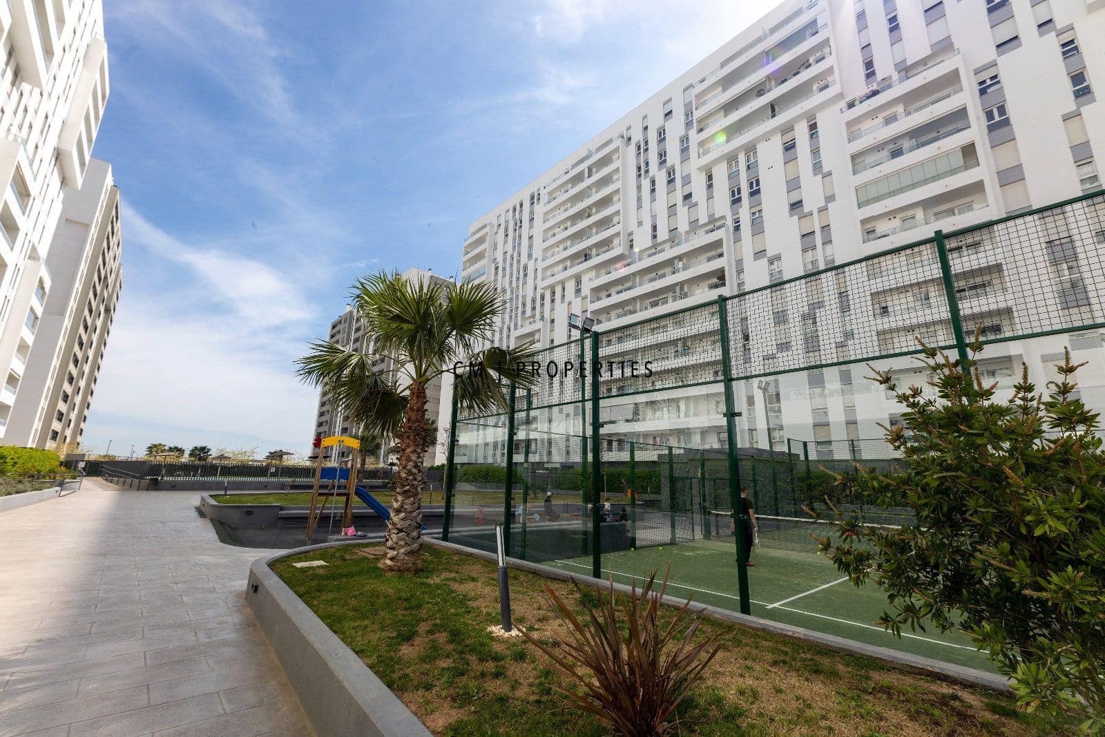 3 bedroom Flat for rent in Valencia city with pool garage - € 2,250 (Ref: 9700081)