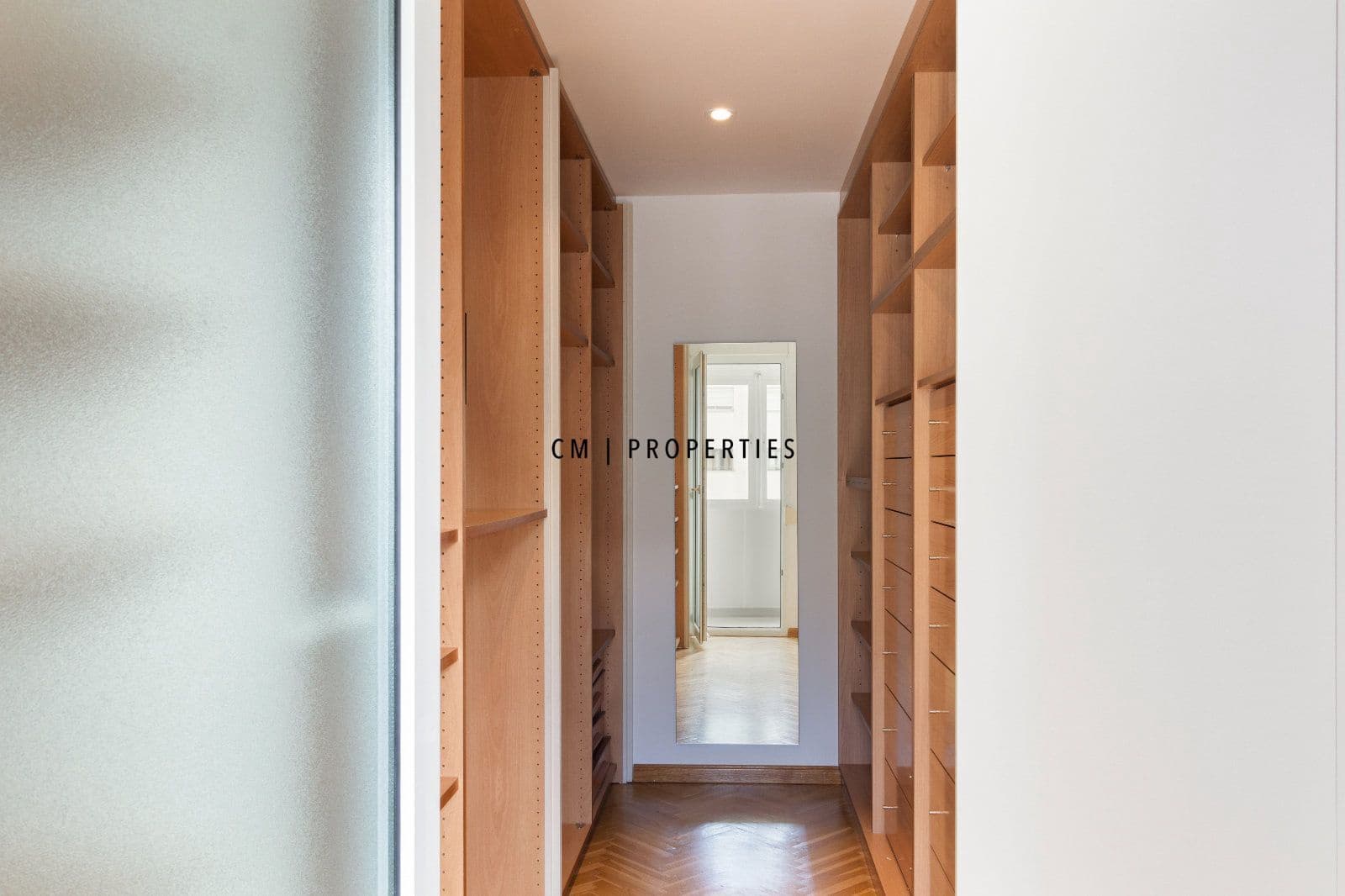 2 bedroom Penthouse for rent in Valencia city with garage - € 1,950 (Ref: 9700082)