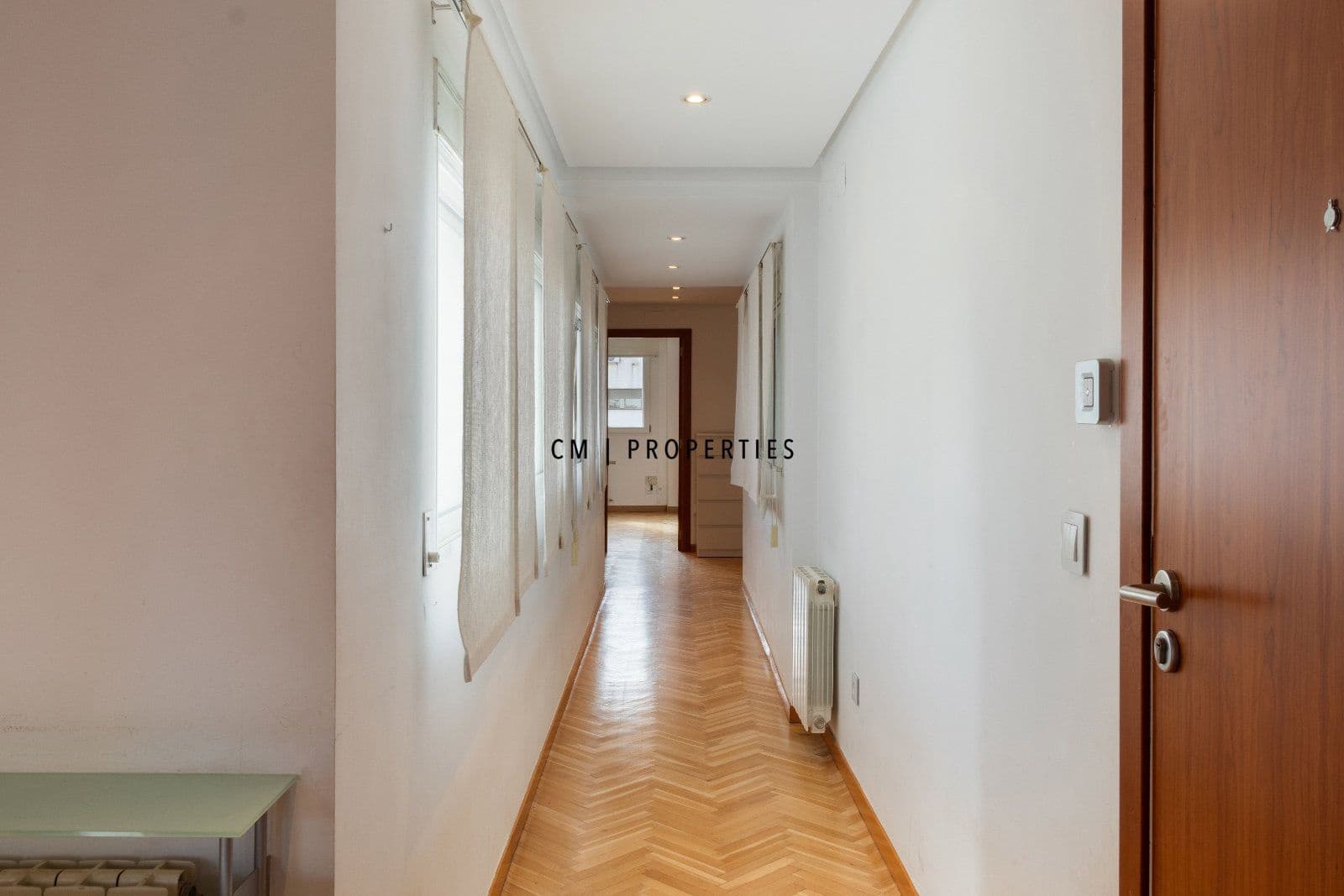 2 bedroom Penthouse for rent in Valencia city with garage - € 1,950 (Ref: 9700082)