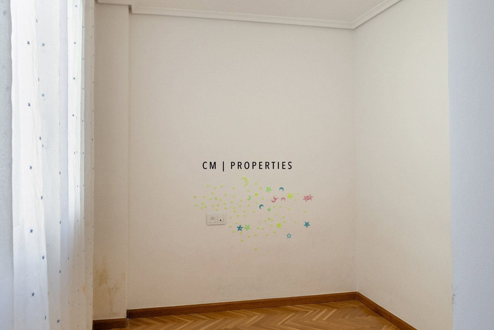 2 bedroom Penthouse for rent in Valencia city with garage - € 1,950 (Ref: 9700082)