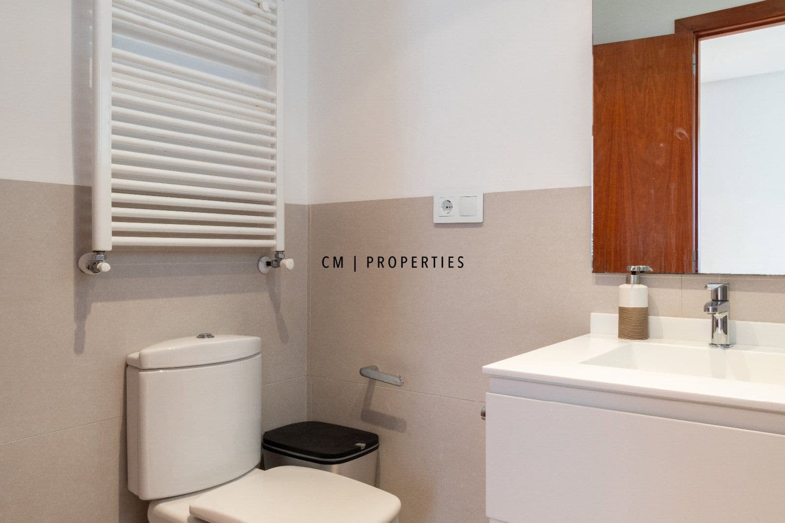 2 bedroom Penthouse for rent in Valencia city with garage - € 1,950 (Ref: 9700082)