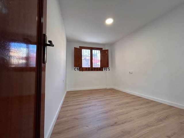 Penthouse de 3 chambres à louer à Sagunto / Sagunt - 1 200 € (Ref: 9700162)