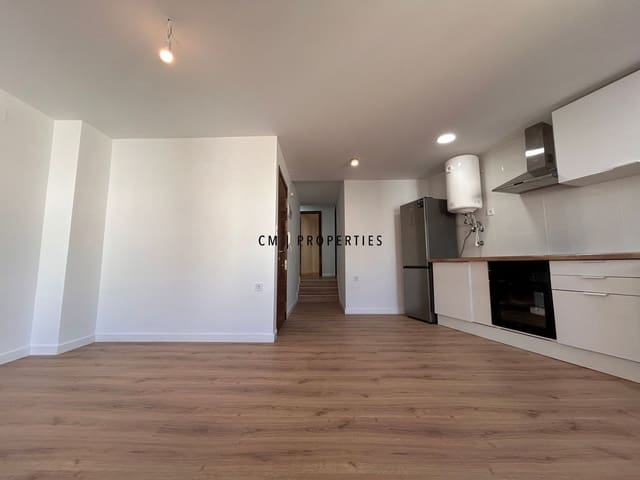 Penthouse de 3 chambres à louer à Sagunto / Sagunt - 1 200 € (Ref: 9700162)