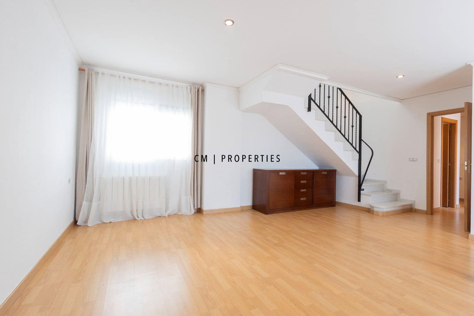 Ático de 3 habitaciones en Sagunto / Sagunt en alquiler con garaje - 1.600 € (Ref: 9700163)