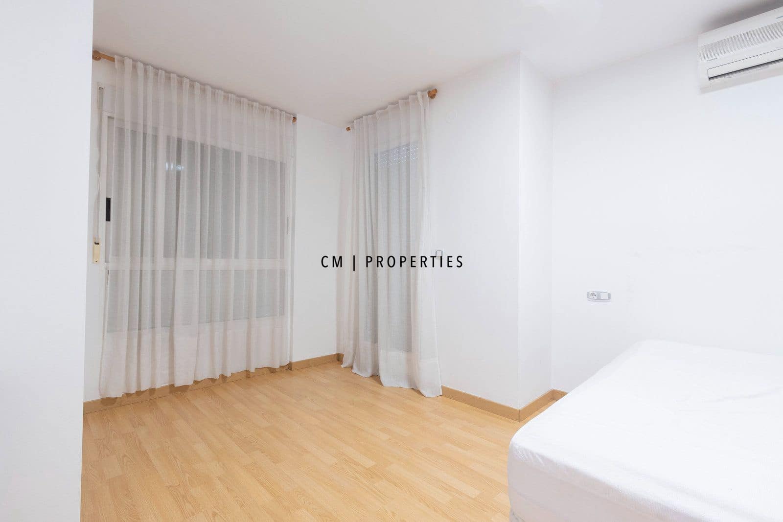 Ático de 3 habitaciones en Sagunto / Sagunt en alquiler con garaje - 1.600 € (Ref: 9700163)