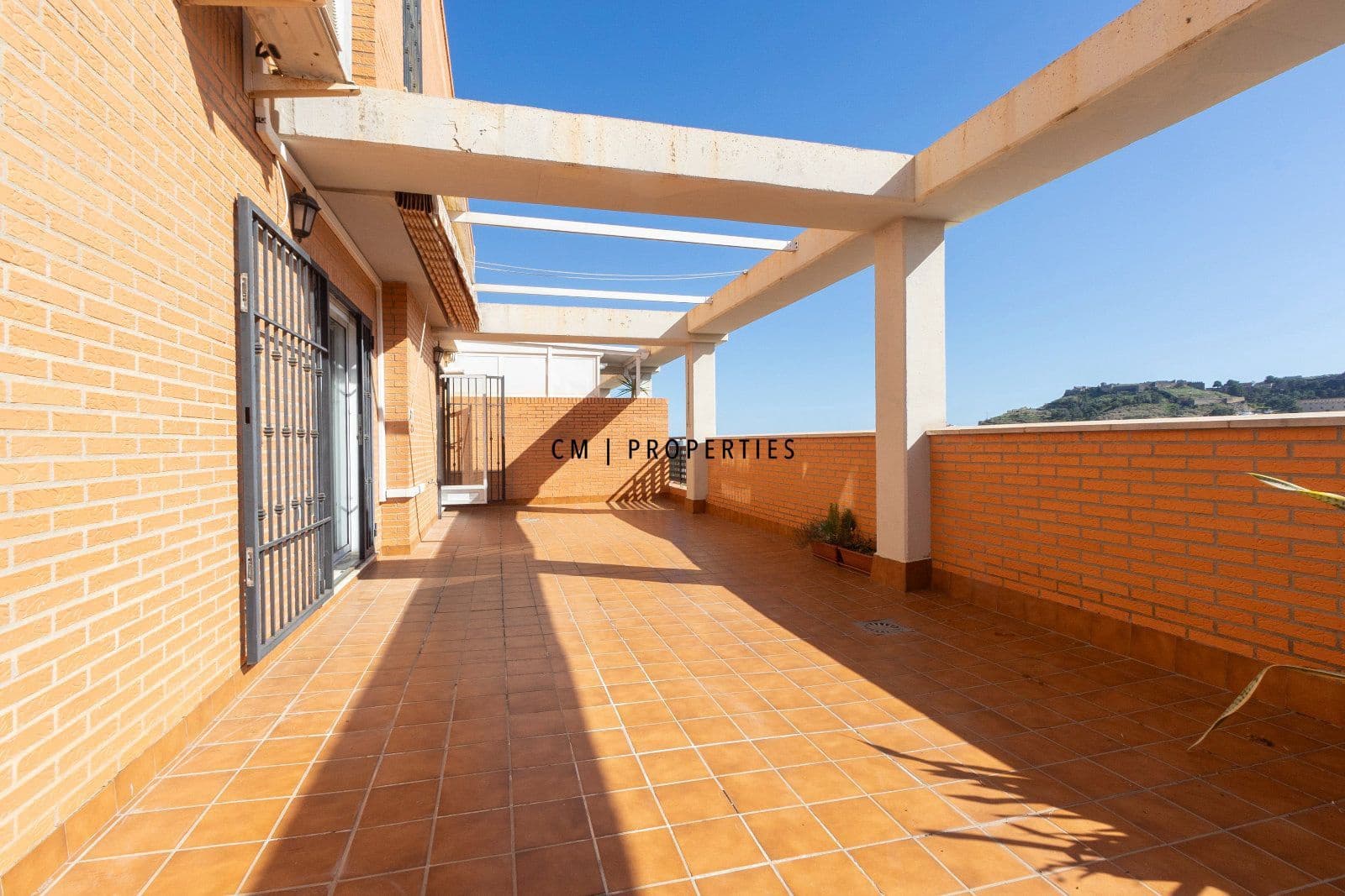 Ático de 3 habitaciones en Sagunto / Sagunt en alquiler con garaje - 1.600 € (Ref: 9700163)