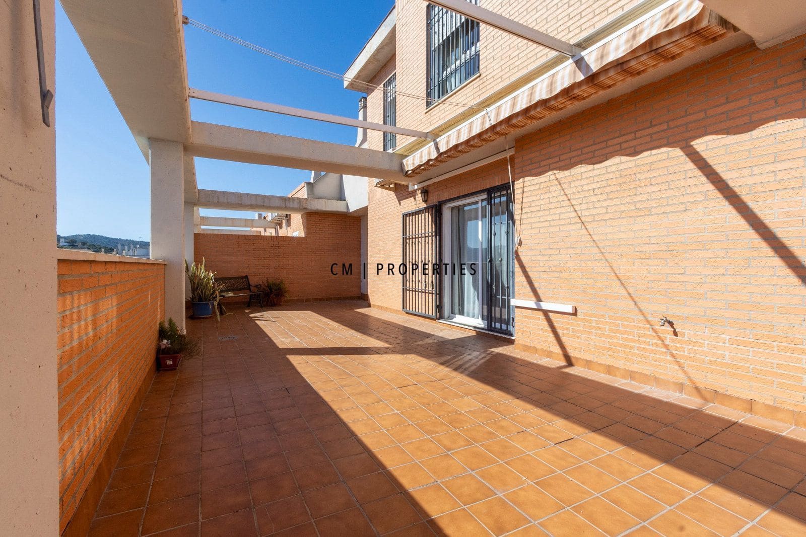 Ático de 3 habitaciones en Sagunto / Sagunt en alquiler con garaje - 1.600 € (Ref: 9700163)