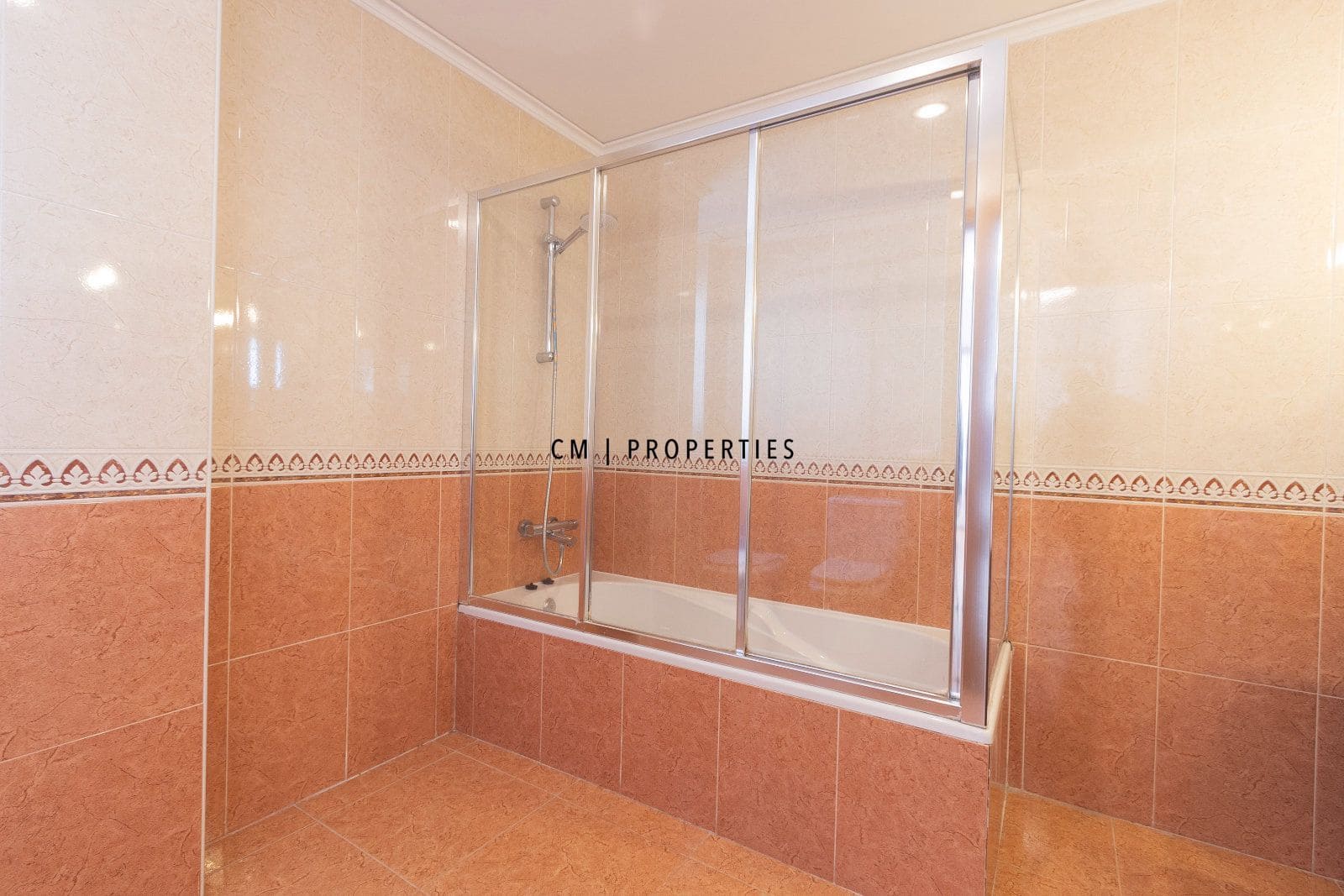 Ático de 3 habitaciones en Sagunto / Sagunt en alquiler con garaje - 1.600 € (Ref: 9700163)