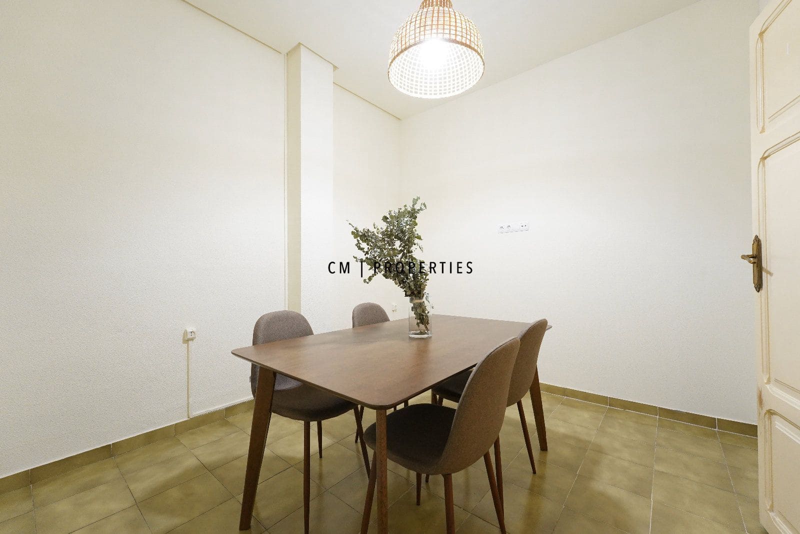 4 Zimmer Wohnung zu vermieten in Valencia Stadt - 2.400 € (Ref: 9703248)