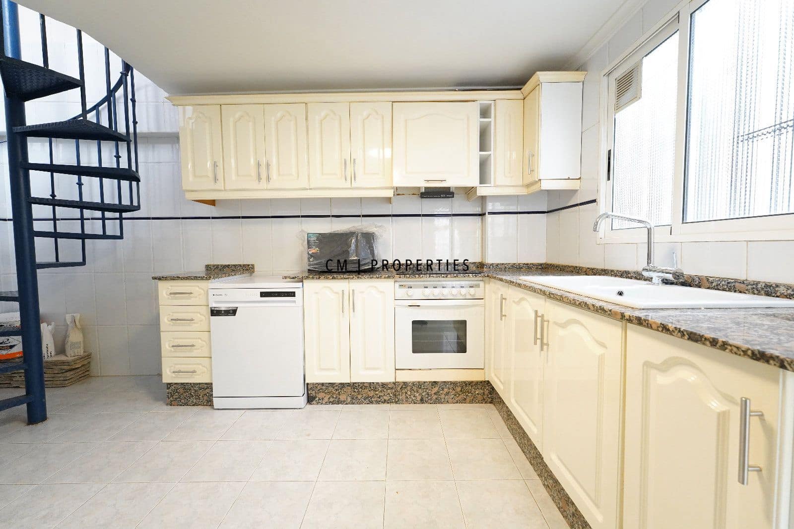 4 Zimmer Wohnung zu vermieten in Valencia Stadt - 2.400 € (Ref: 9703248)