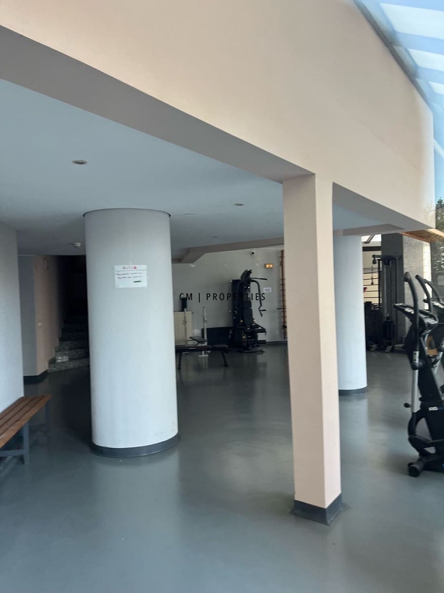 4 bedroom Flat for rent in Valencia city with pool garage - € 2,600 (Ref: 9707951)