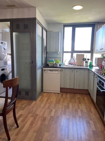 4 bedroom Flat for rent in Valencia city with pool garage - € 2,600 (Ref: 9707951)