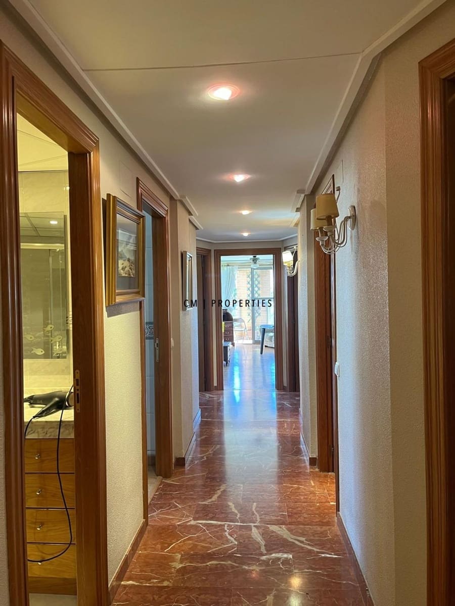 4 bedroom Flat for rent in Valencia city with pool garage - € 2,600 (Ref: 9707951)