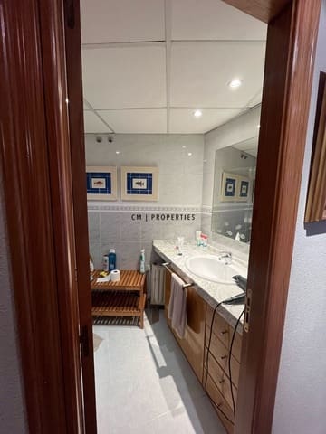 4 bedroom Flat for rent in Valencia city with pool garage - € 2,600 (Ref: 9707951)