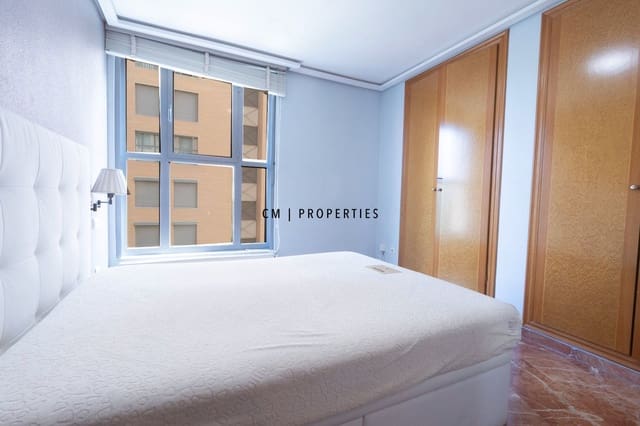 4 bedroom Flat for rent in Valencia city with pool garage - € 2,600 (Ref: 9707951)