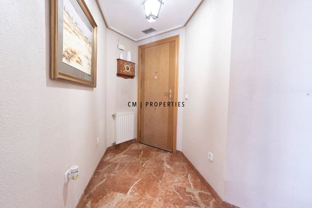 4 bedroom Flat for rent in Valencia city with pool garage - € 2,600 (Ref: 9707951)
