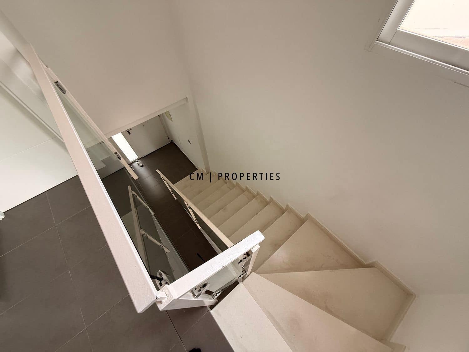 4 bedroom Villa for rent in La Pobla de Vallbona with pool - € 3,200 (Ref: 9708124)