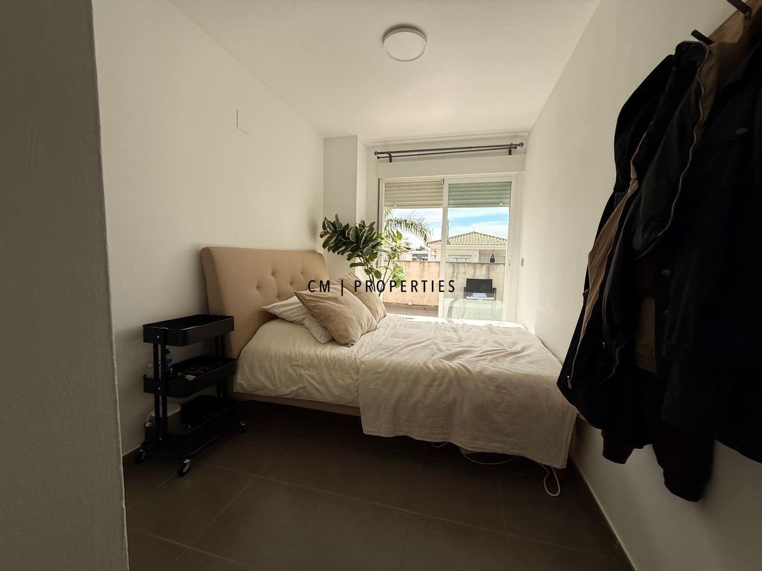 4 bedroom Villa for rent in La Pobla de Vallbona with pool - € 3,200 (Ref: 9708124)