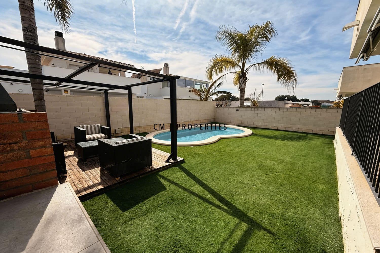 4 bedroom Villa for rent in La Pobla de Vallbona with pool - € 3,200 (Ref: 9708124)