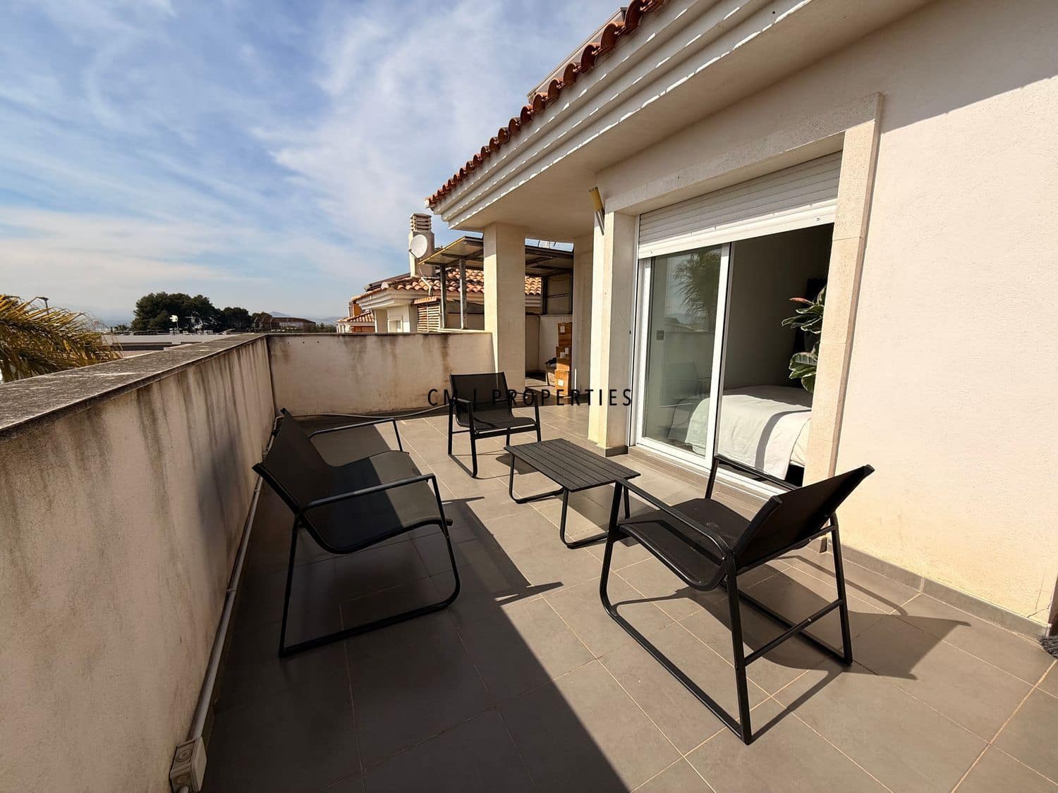 4 bedroom Villa for rent in La Pobla de Vallbona with pool - € 3,200 (Ref: 9708124)