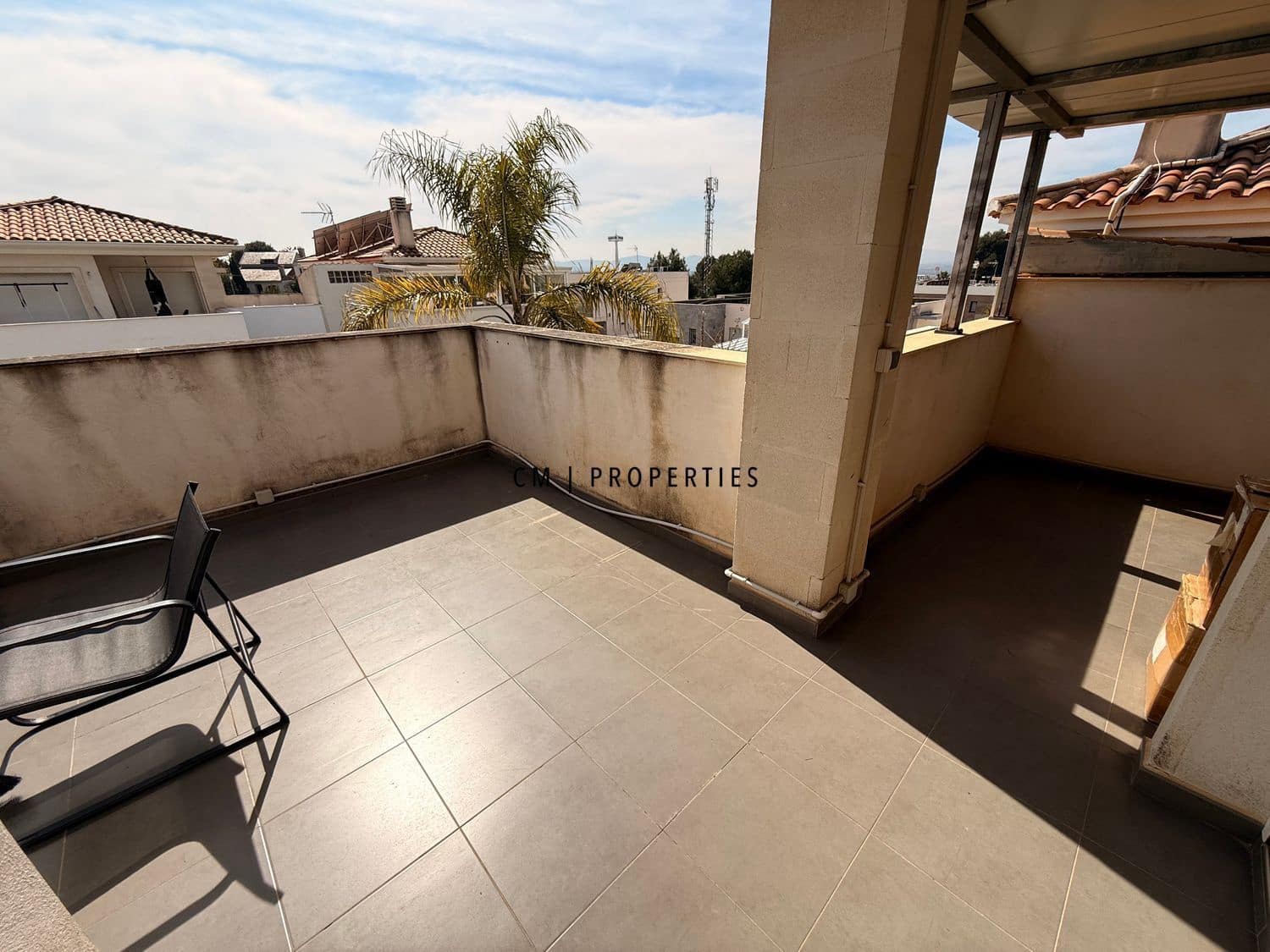 4 bedroom Villa for rent in La Pobla de Vallbona with pool - € 3,200 (Ref: 9708124)