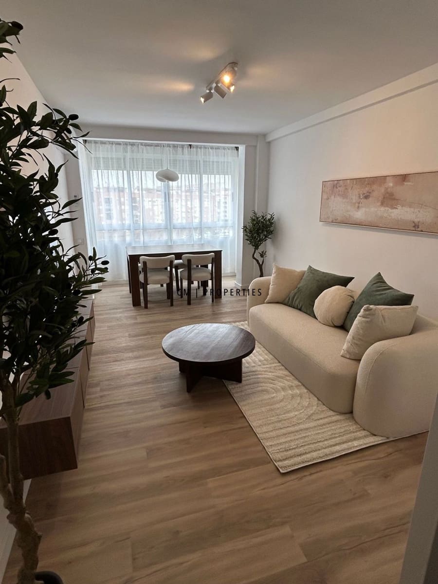 3 bedroom Flat for rent in Alicante / Alacant city - € 1,250 (Ref: 9709076)