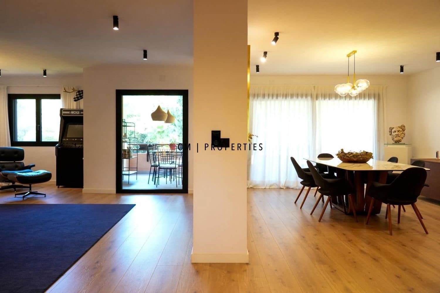5 bedroom Flat for rent in Rocafort with pool garage - € 4,500 (Ref: 9713227)
