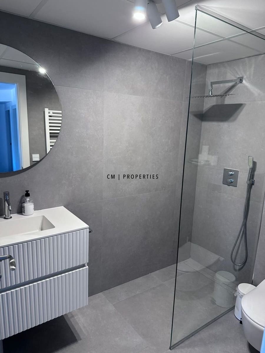 5 bedroom Flat for rent in Rocafort with pool garage - € 4,500 (Ref: 9713227)