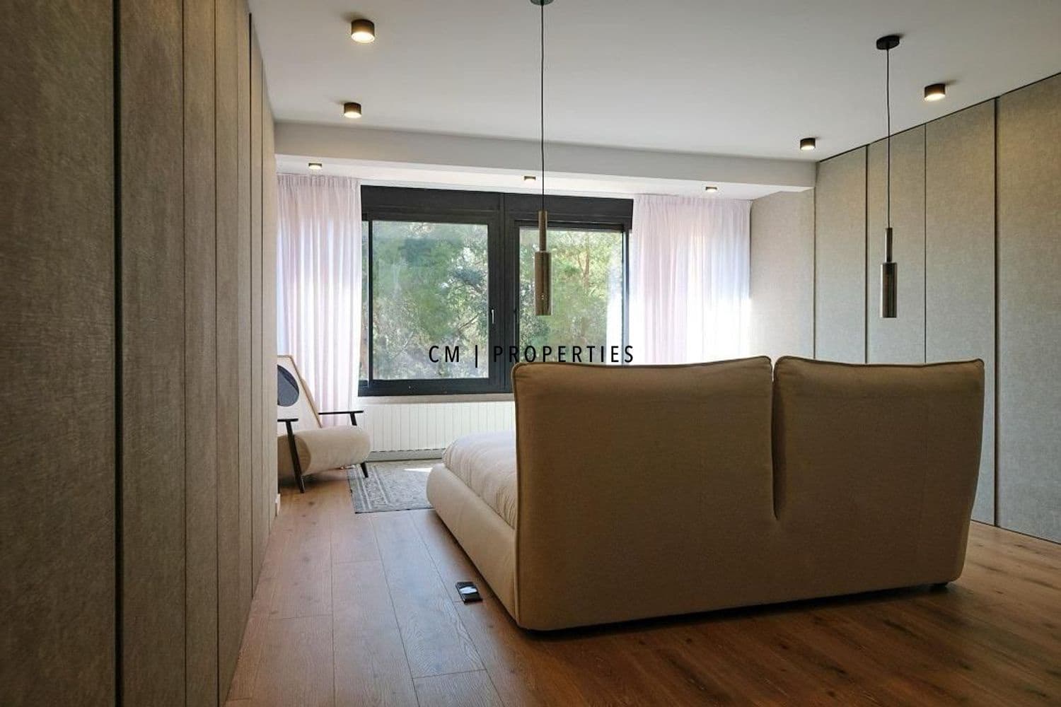 5 bedroom Flat for rent in Rocafort with pool garage - € 4,500 (Ref: 9713227)