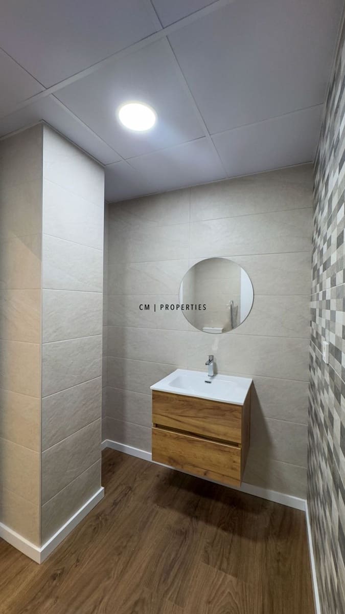 Office for rent in Torrent - € 750 (Ref: 9714081)