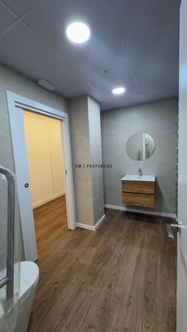 Toimisto vuokrattavana paikassa Torrent - 750 € (Ref: 9714081)