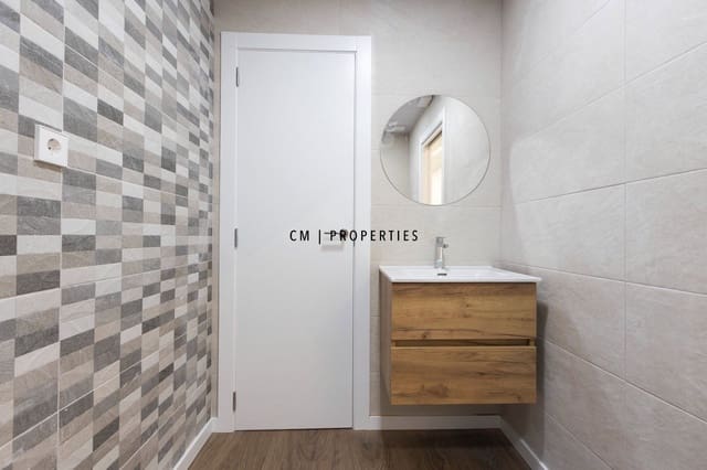 Ufficio da affittare in Torrent - 750 € (Rif: 9714081)