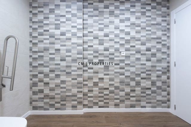 Ufficio da affittare in Torrent - 750 € (Rif: 9714081)