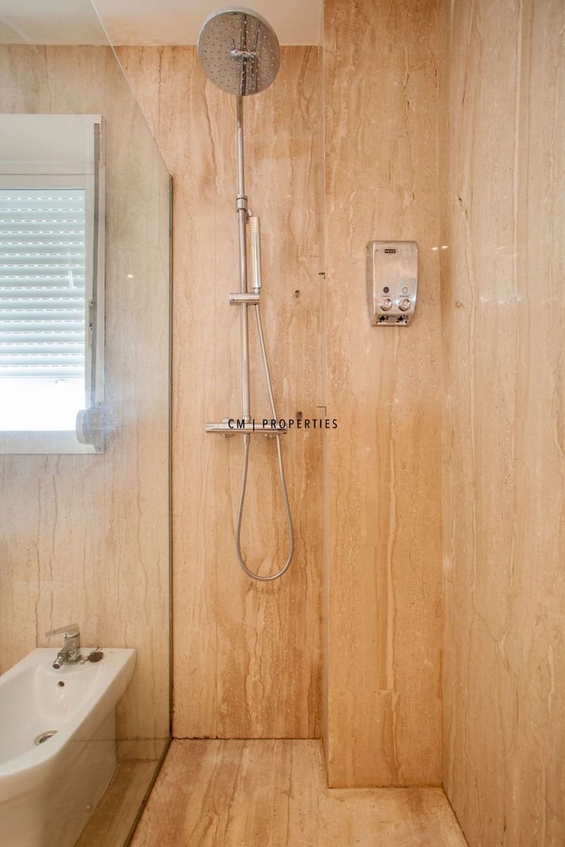 2 bedroom Flat for rent in Valencia city - € 1,500 (Ref: 9714082)